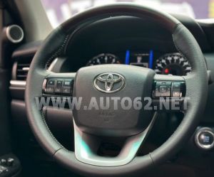 Xe Toyota Fortuner 2.7V 4x2 AT 2016