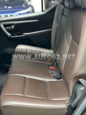 Xe Toyota Fortuner 2.7V 4x2 AT 2016
