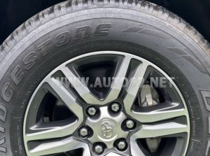 Xe Toyota Fortuner 2.7V 4x2 AT 2016