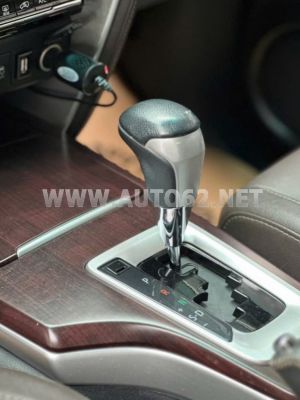 Xe Toyota Fortuner 2.7V 4x2 AT 2016
