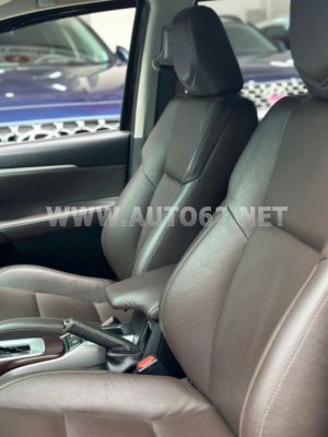 Xe Toyota Fortuner 2.7V 4x2 AT 2016