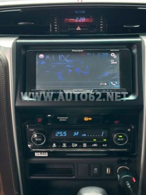 Xe Toyota Fortuner 2.7V 4x2 AT 2016