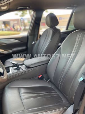 Xe VinFast Lux SA 2.0 Premium 2.0 AT 2019