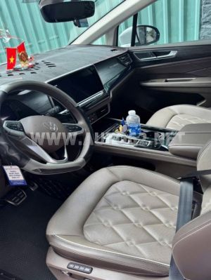 Xe Volkswagen Viloran Luxury 2024
