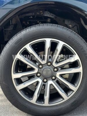 Xe Ford Everest Titanium 2.0L 4x4 AT 2022