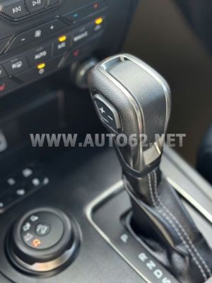 Xe Ford Everest Titanium 2.0L 4x4 AT 2022