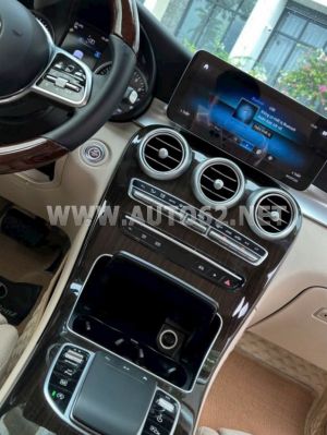 Xe Mercedes Benz GLC 200 2021