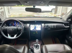 Xe Toyota Fortuner 2.4G 4x2 AT 2019