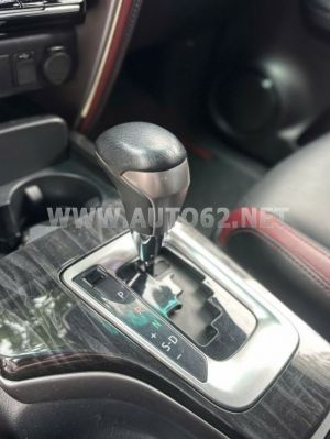 Xe Toyota Fortuner 2.8V 4x4 AT Legender 2021