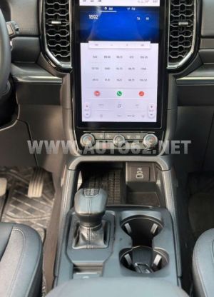 Xe Ford Everest Titanium Plus 2.0L 4x4 AT 2025