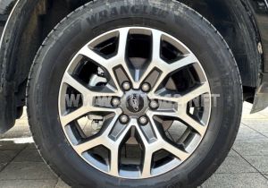 Xe Ford Everest Titanium Plus 2.0L 4x4 AT 2025