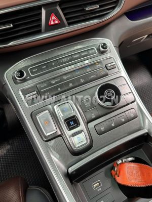 Xe Hyundai SantaFe Cao cấp 2.5L HTRAC 2022