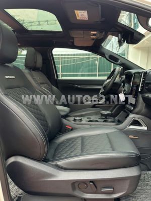 Xe Ford Everest Platinum 2.0L 4x4 AT 2024