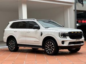 Xe Ford Everest Platinum 2.0L 4x4 AT 2024