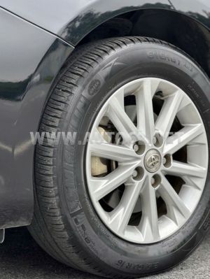 Xe Toyota Camry 2.0E 2016