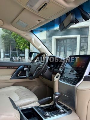 Xe Toyota Land Cruiser VX 4.6 V8 2016
