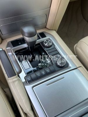 Xe Toyota Land Cruiser VX 4.6 V8 2016