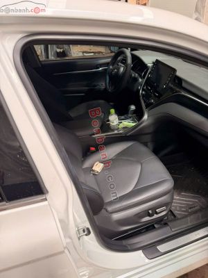 Xe Toyota Camry 2.0Q 2022