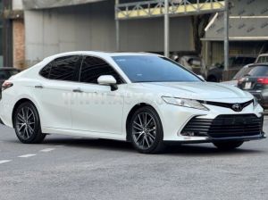 Xe Toyota Camry 2.0Q 2022