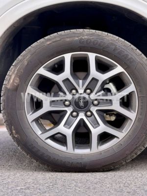 Xe Ford Everest Titanium 2.0L 4x2 AT 2024