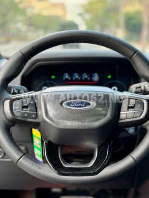 Xe Ford Everest Titanium 2.0L 4x2 AT 2024
