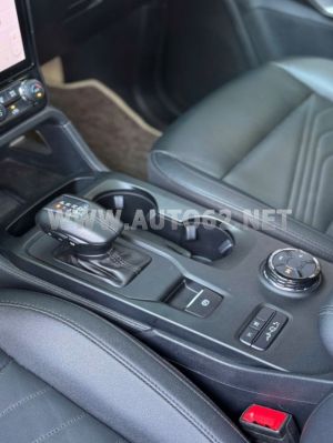 Xe Ford Everest Titanium Plus 2.0L 4x4 AT 2025