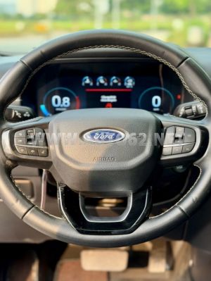 Xe Ford Everest Platinum 2.0L 4x4 AT 2025